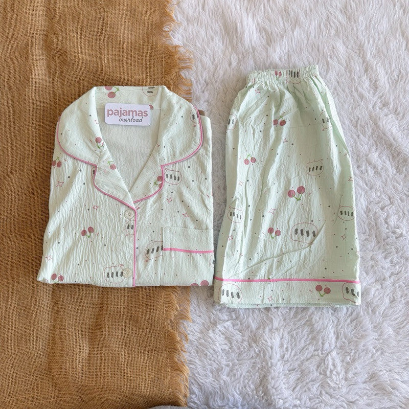 KITTY | bubble/crumpled shortsleeves + shorts sleepwear pajama set | PajamasOverload