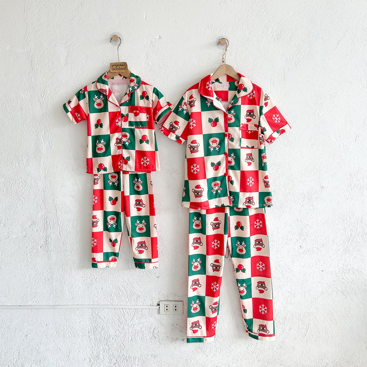 CHRISTMAS BUTTONDOWN FAMILY | polycotton shortsleeves top + pants sleepwear set | PajamasOverload