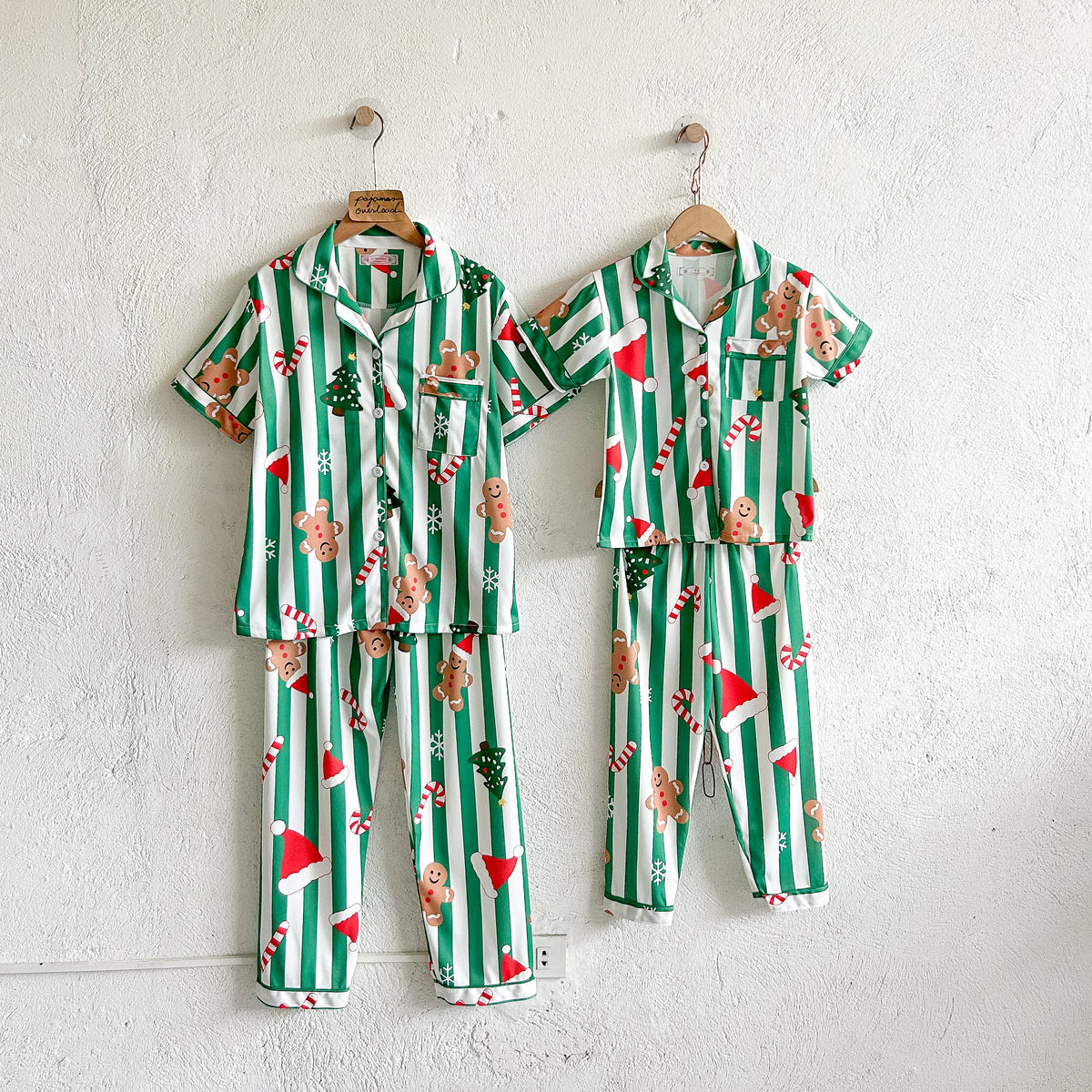 CHRISTMAS BUTTONDOWN FAMILY | polycotton shortsleeves top + pants sleepwear set | PajamasOverload