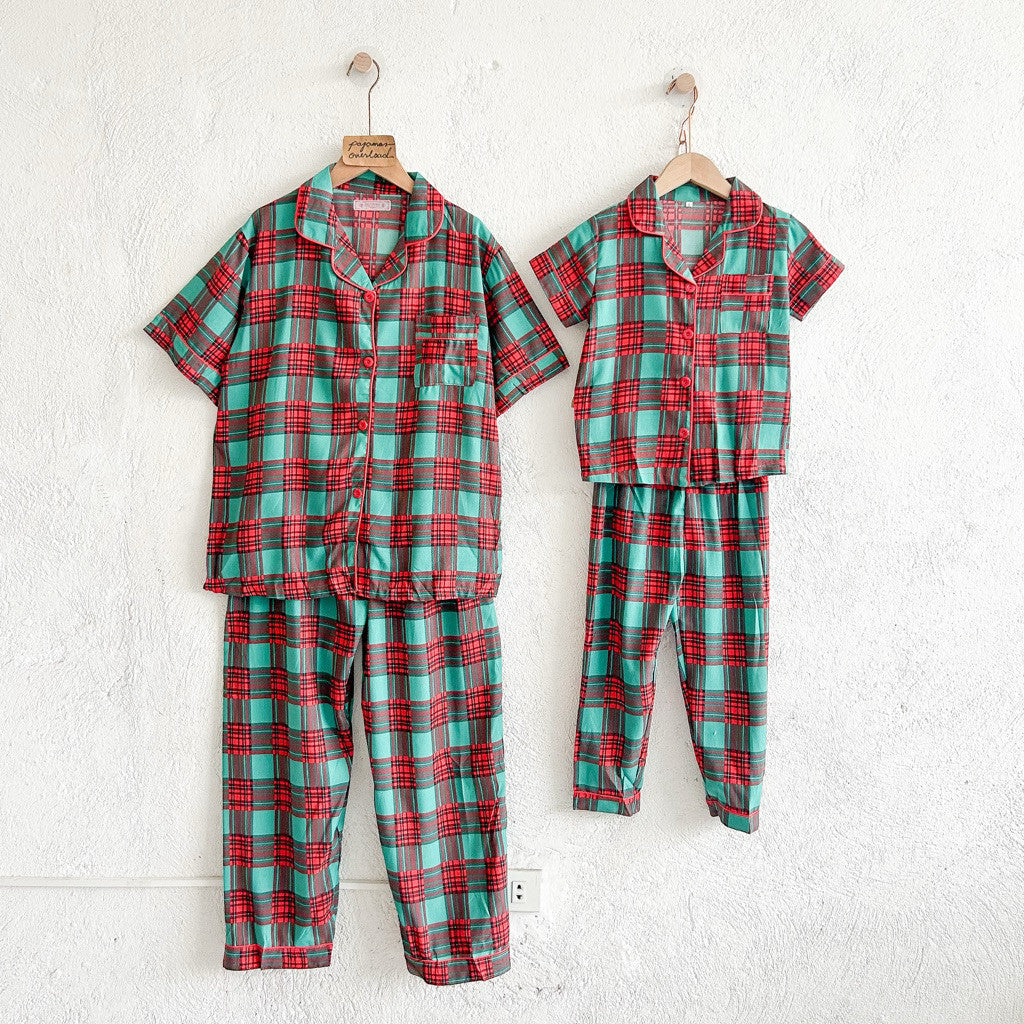 CHRISTMAS BUTTONDOWN FAMILY | polycotton shortsleeves top + pants sleepwear set | PajamasOverload